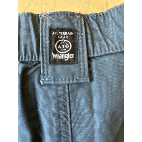 NWT Wrangler Utility Shorts 40 All Terrain Gear Performance Navy Blue Gorpcore - Picture 7 of 10